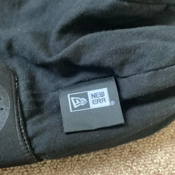 Rock and Roll hall of fame and museum beanie - Picture 2 of 9